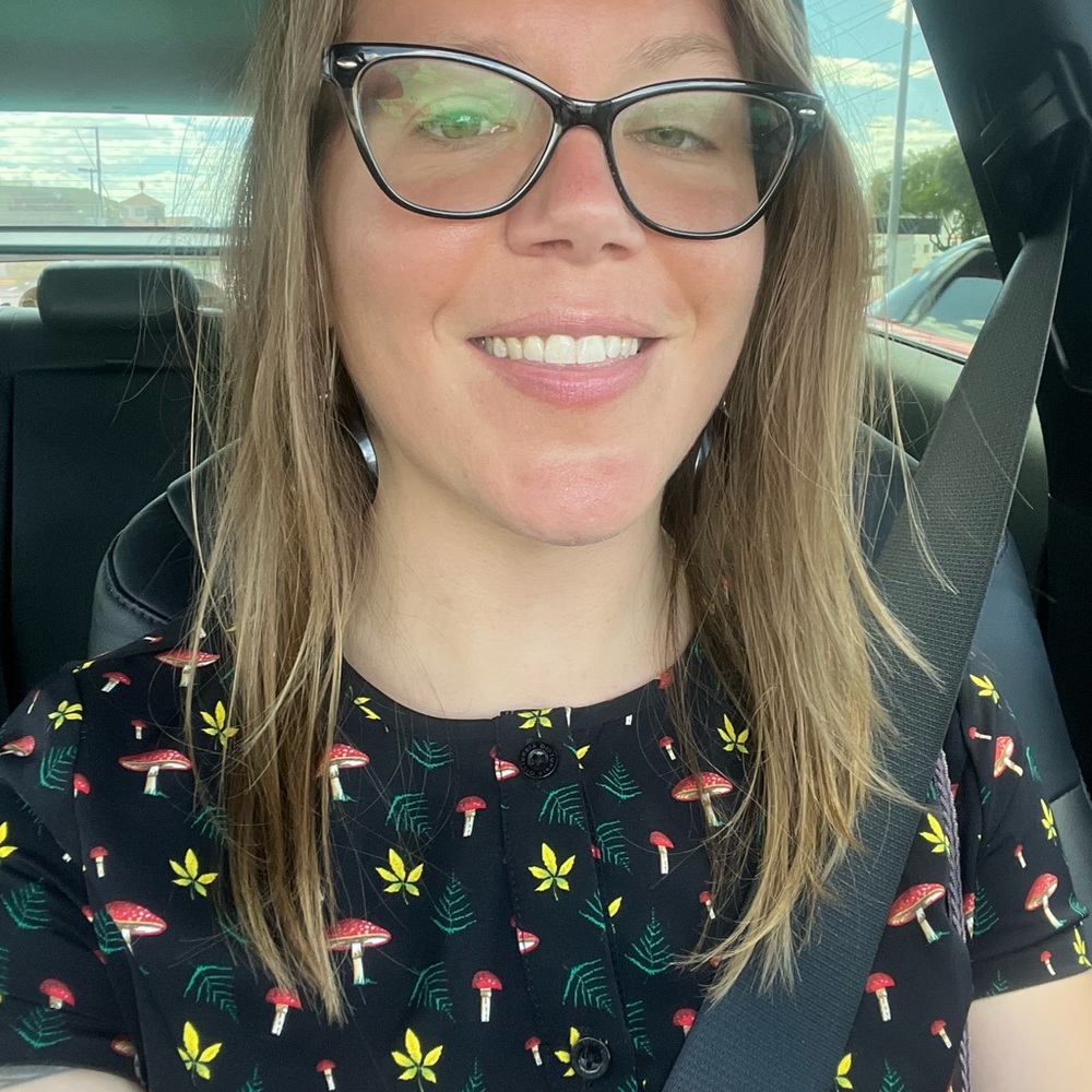 Meet your Posher, Emily